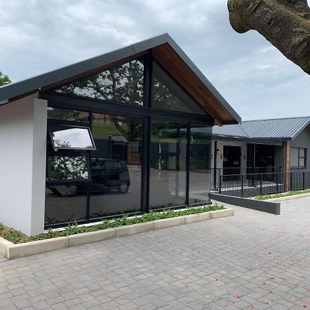 Coral Wood Self Catering Suites And B&B อีสต์ลอนดอน ภายนอก รูปภาพ