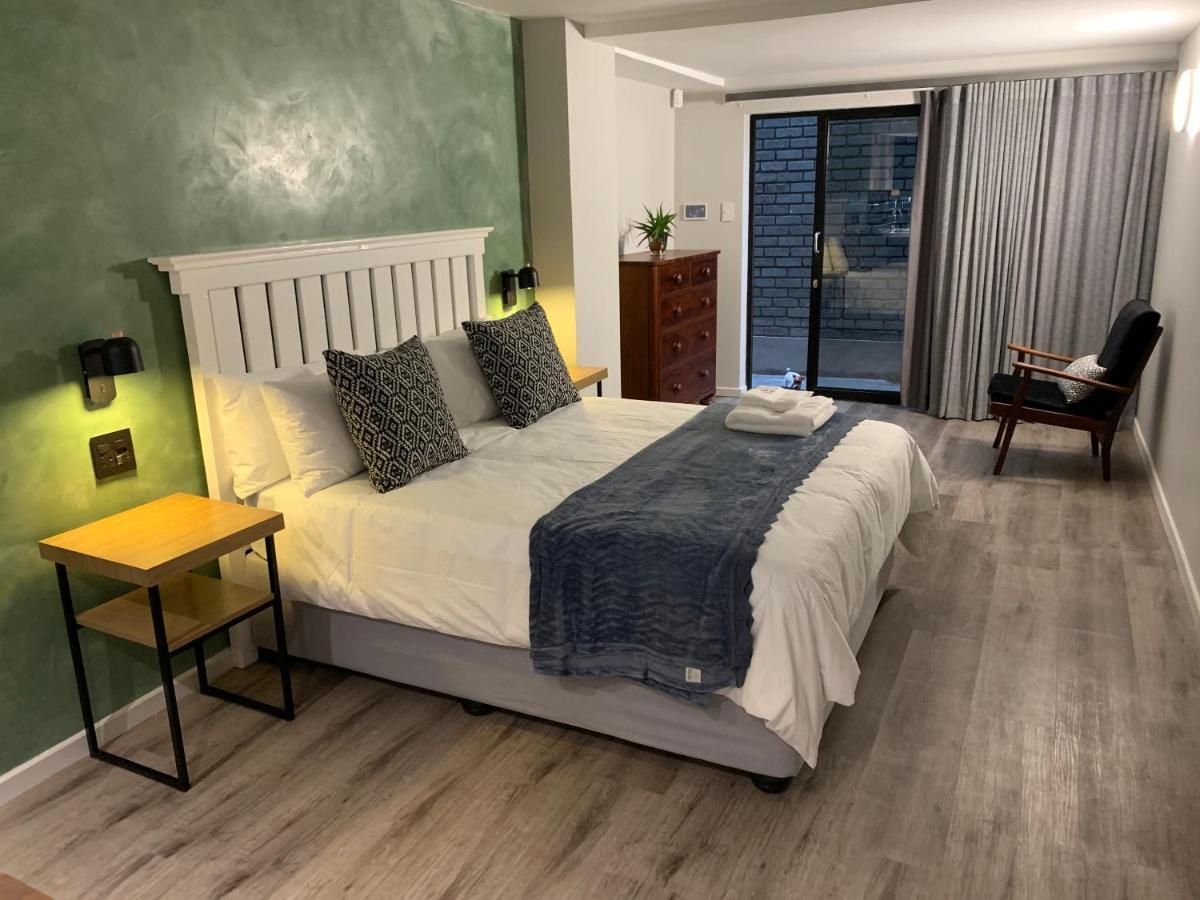 Coral Wood Self Catering Suites And B&B อีสต์ลอนดอน ภายนอก รูปภาพ