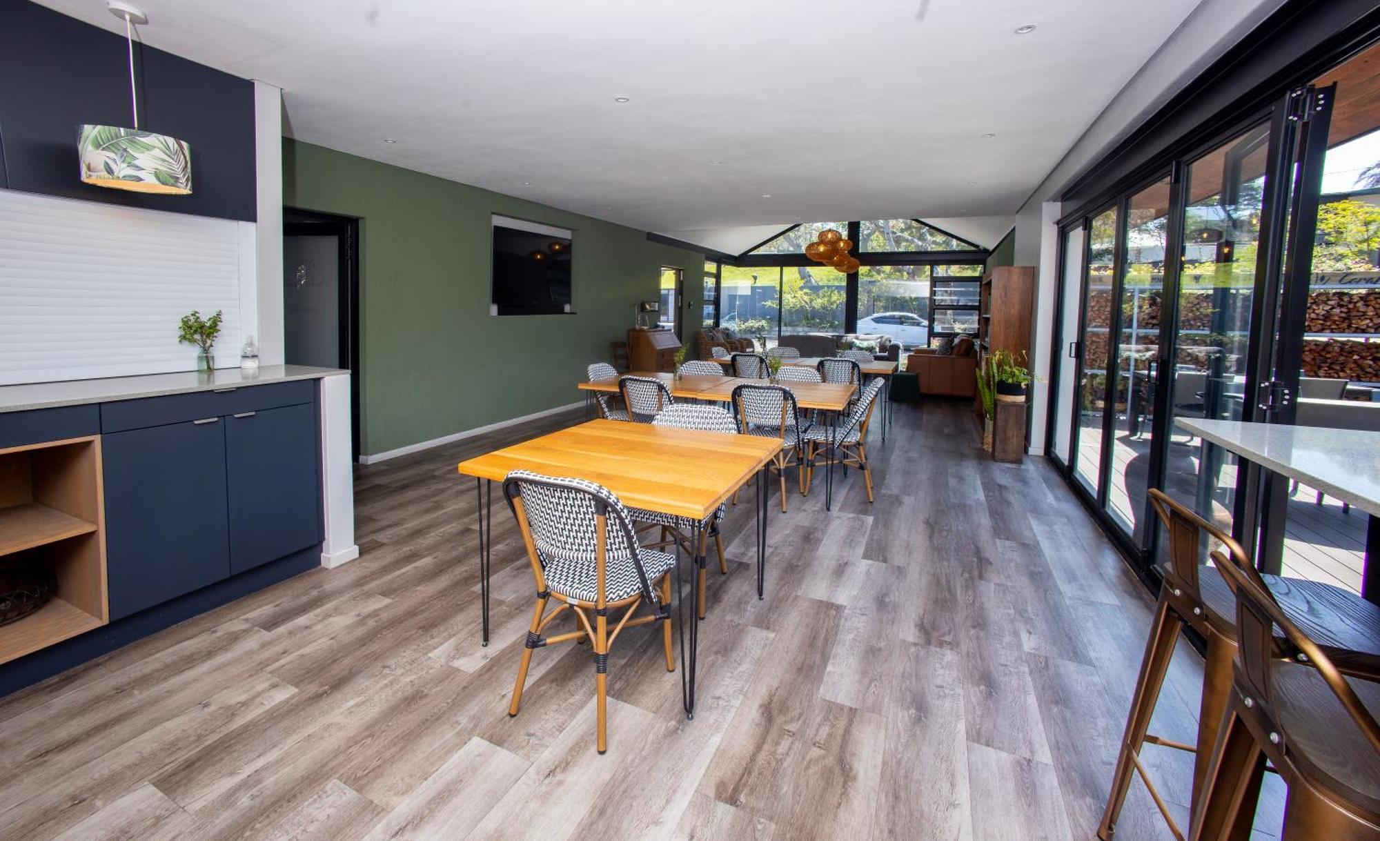 Coral Wood Self Catering Suites And B&B อีสต์ลอนดอน ภายนอก รูปภาพ