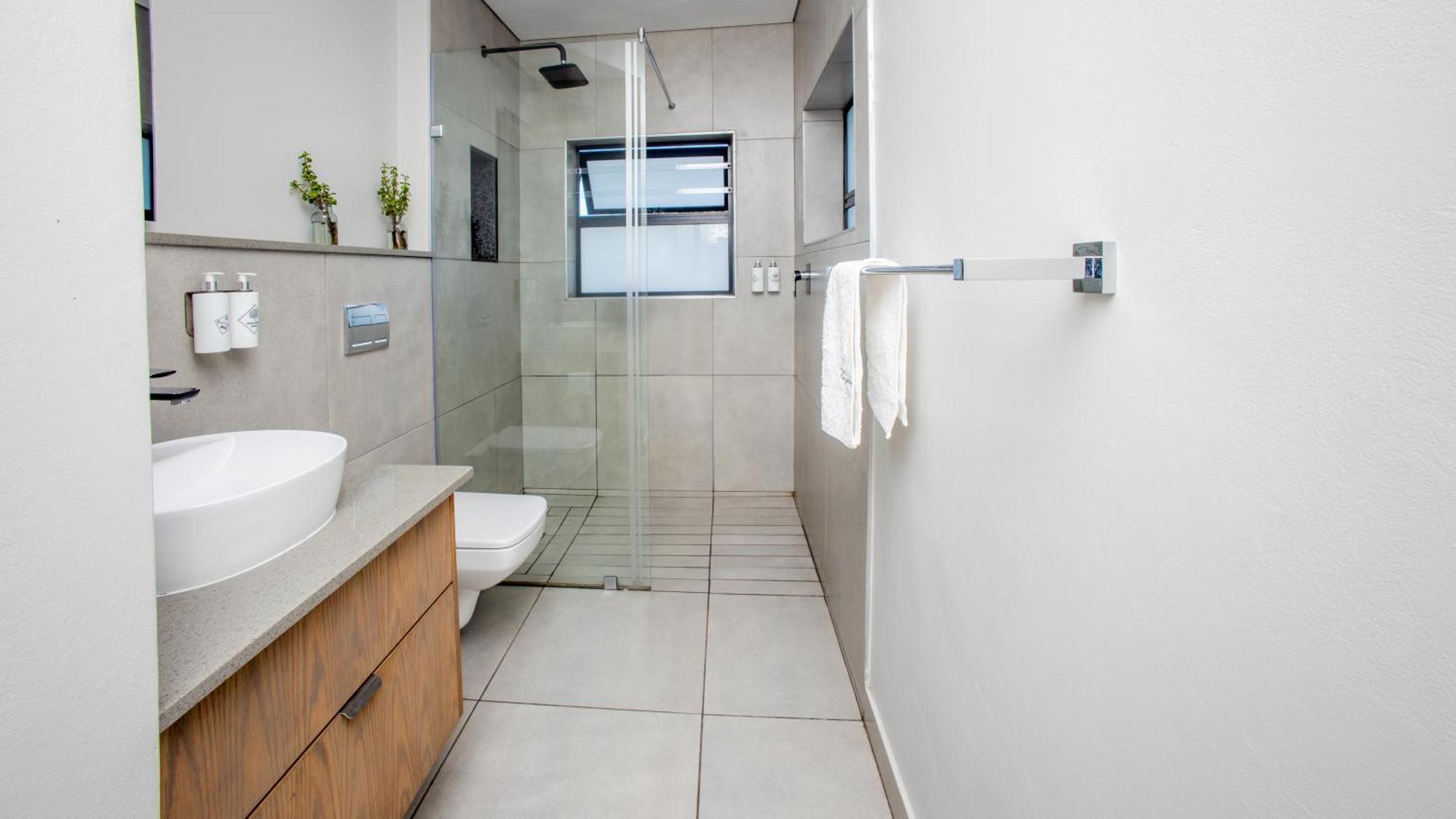 Coral Wood Self Catering Suites And B&B อีสต์ลอนดอน ภายนอก รูปภาพ
