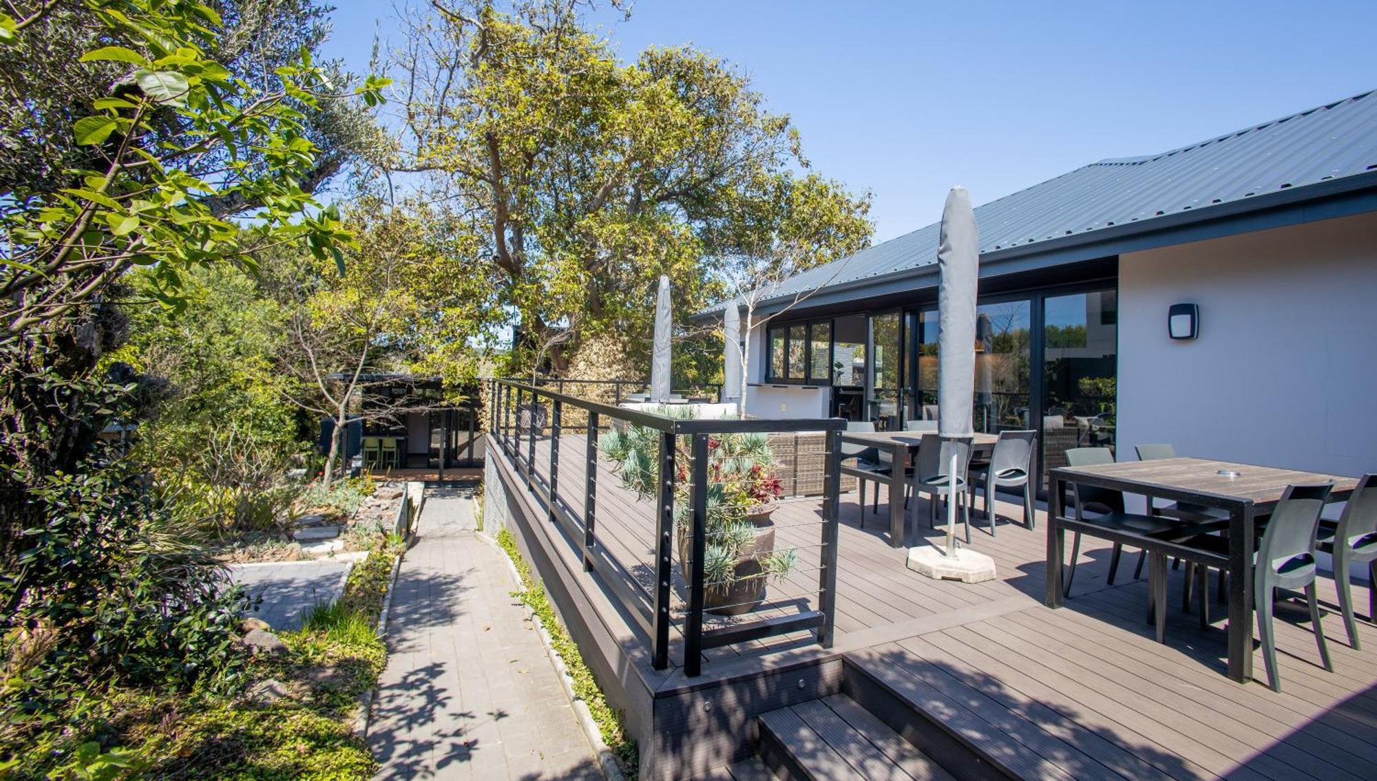Coral Wood Self Catering Suites And B&B อีสต์ลอนดอน ภายนอก รูปภาพ